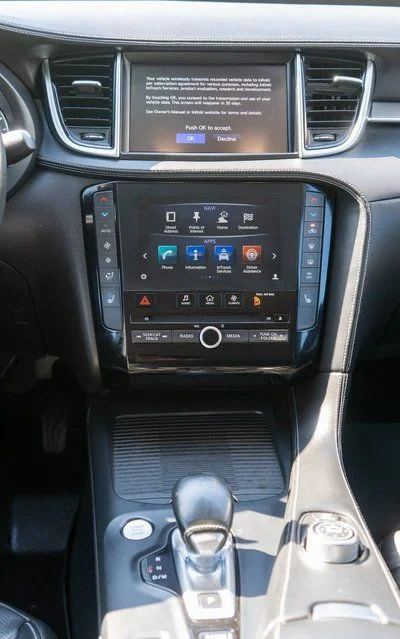 Used 2019 White INFINITI ESSENTIAL image 18