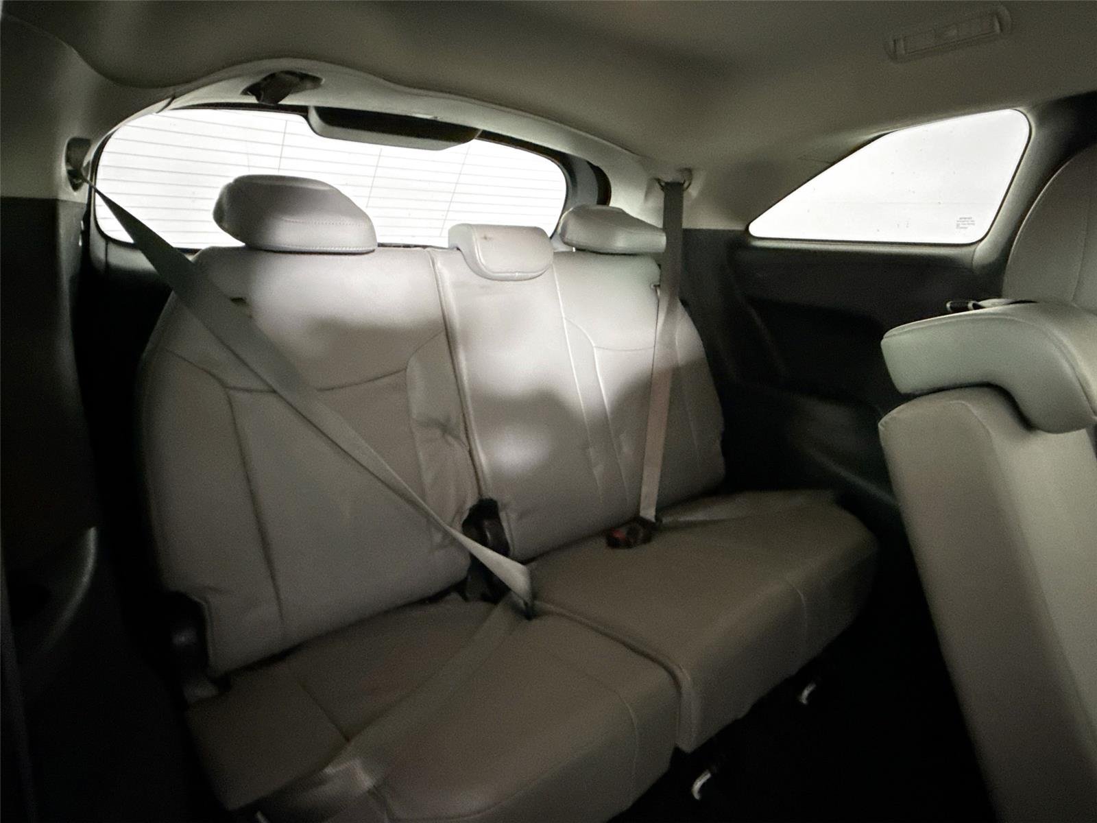 Used 2025 Wind Chill Pearl Toyota XLE 8-Passenger image 40
