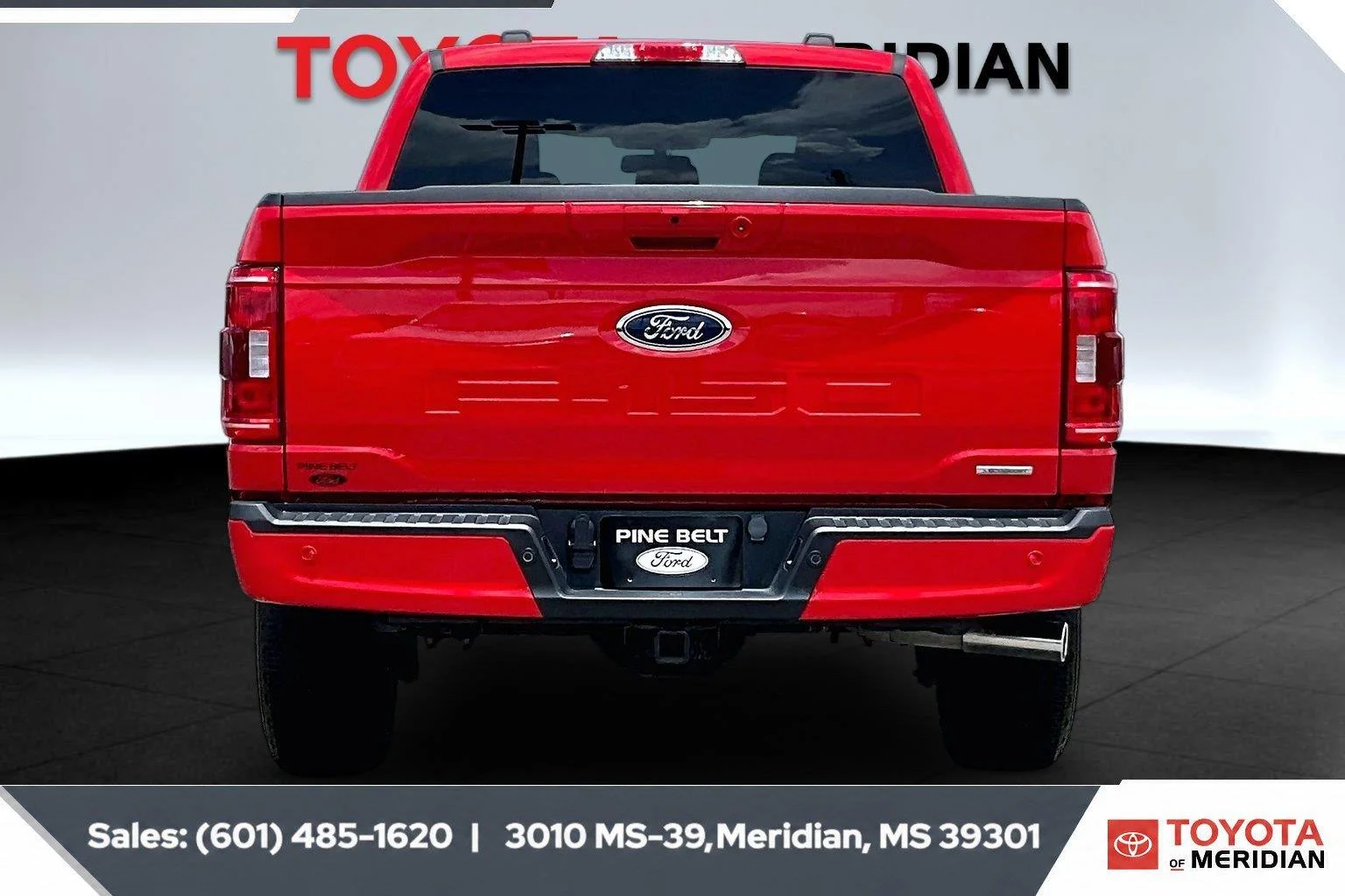 Used 2023 Race Red Ford XLT image 4