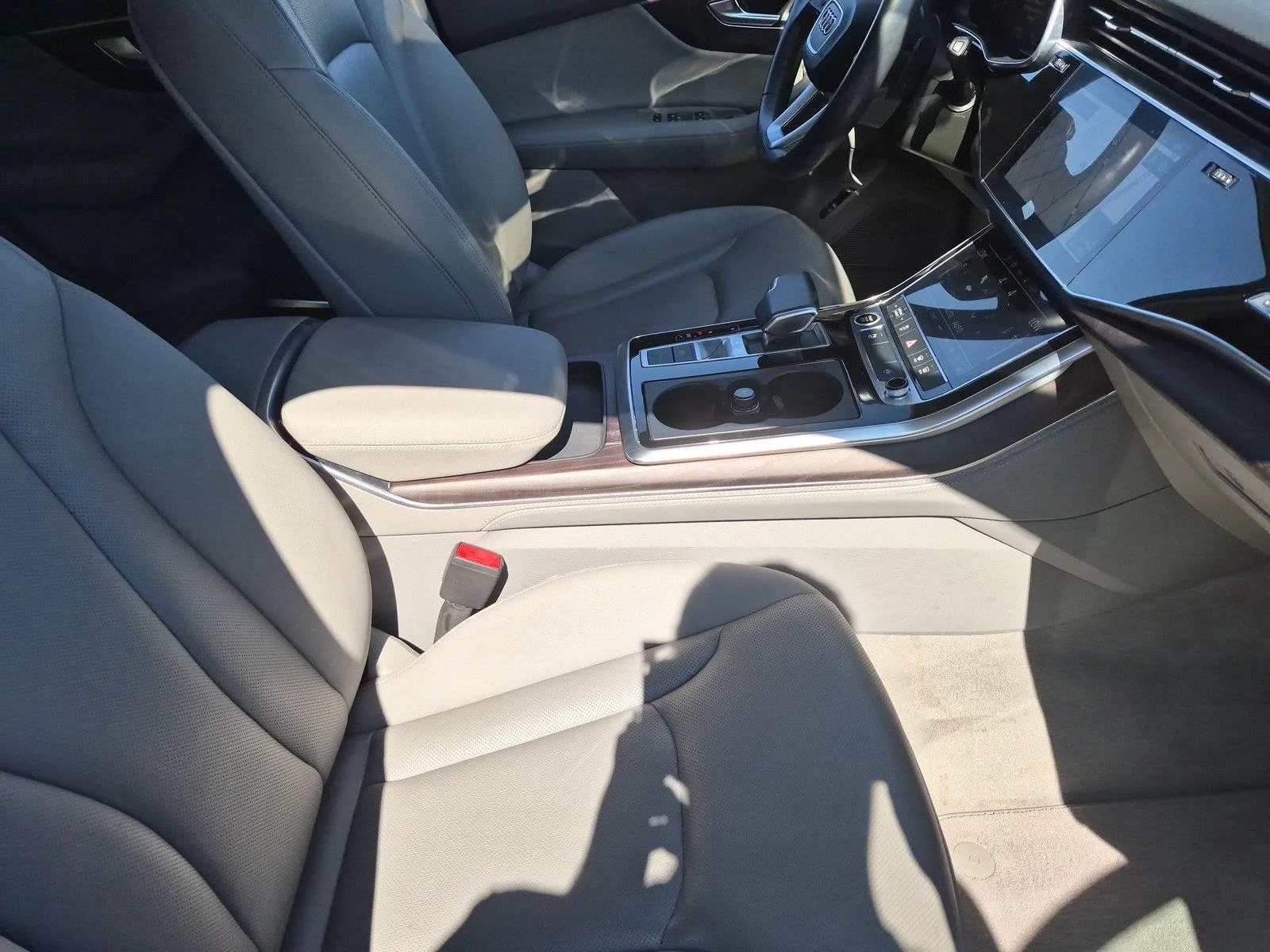 Used 2022 Florett Silver Metallic Audi Premium Plus image 34