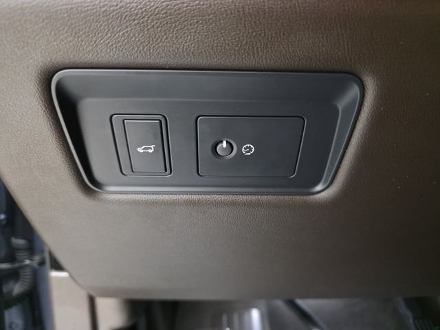 Used 2019 Blue Land Rover HSE image 24