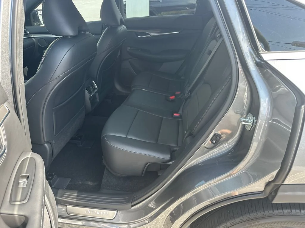 Used 2023 Gray INFINITI LUXE image 17
