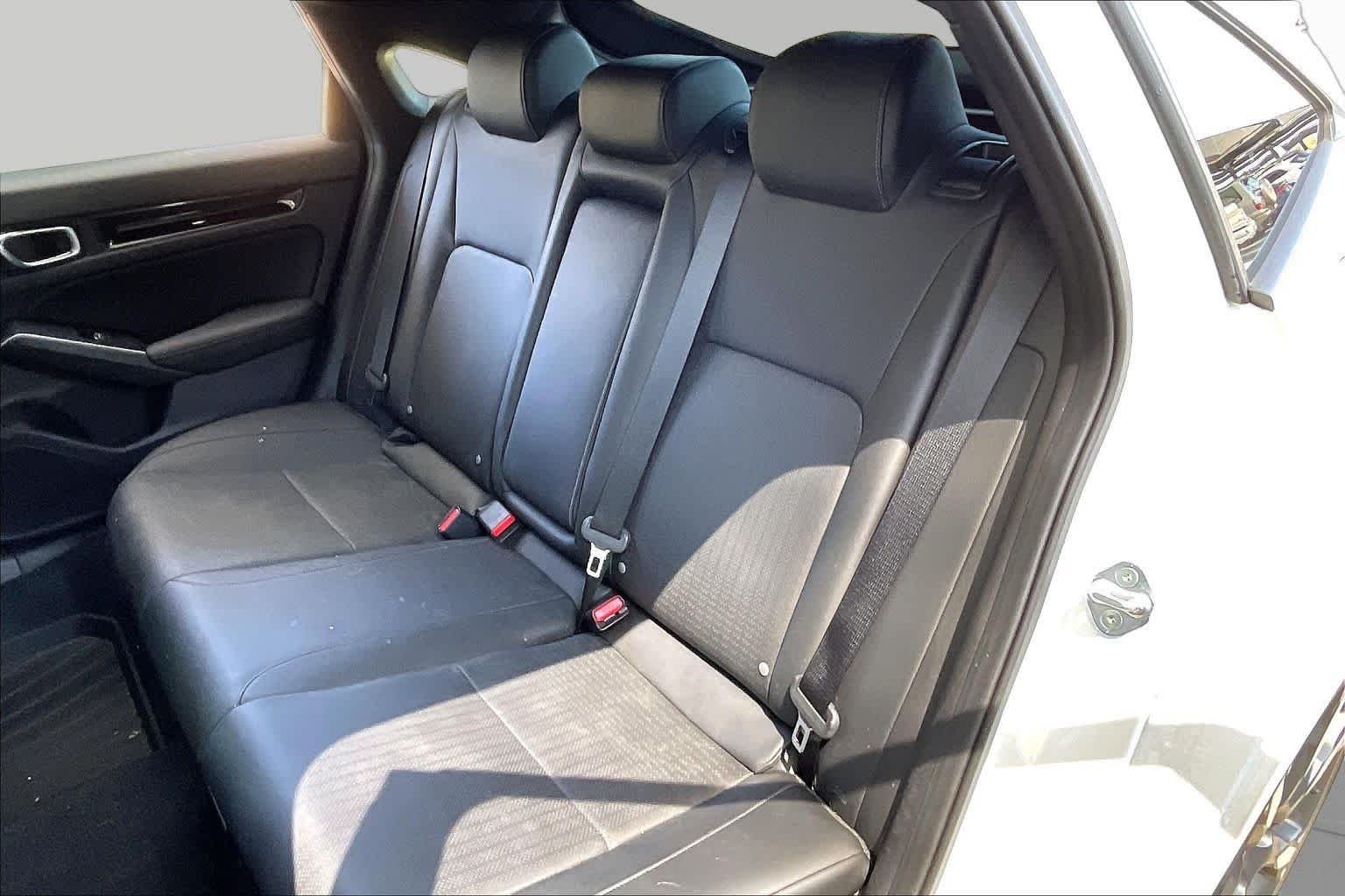 Used 2025 Platinum White Pearl Honda Sport Touring image 21