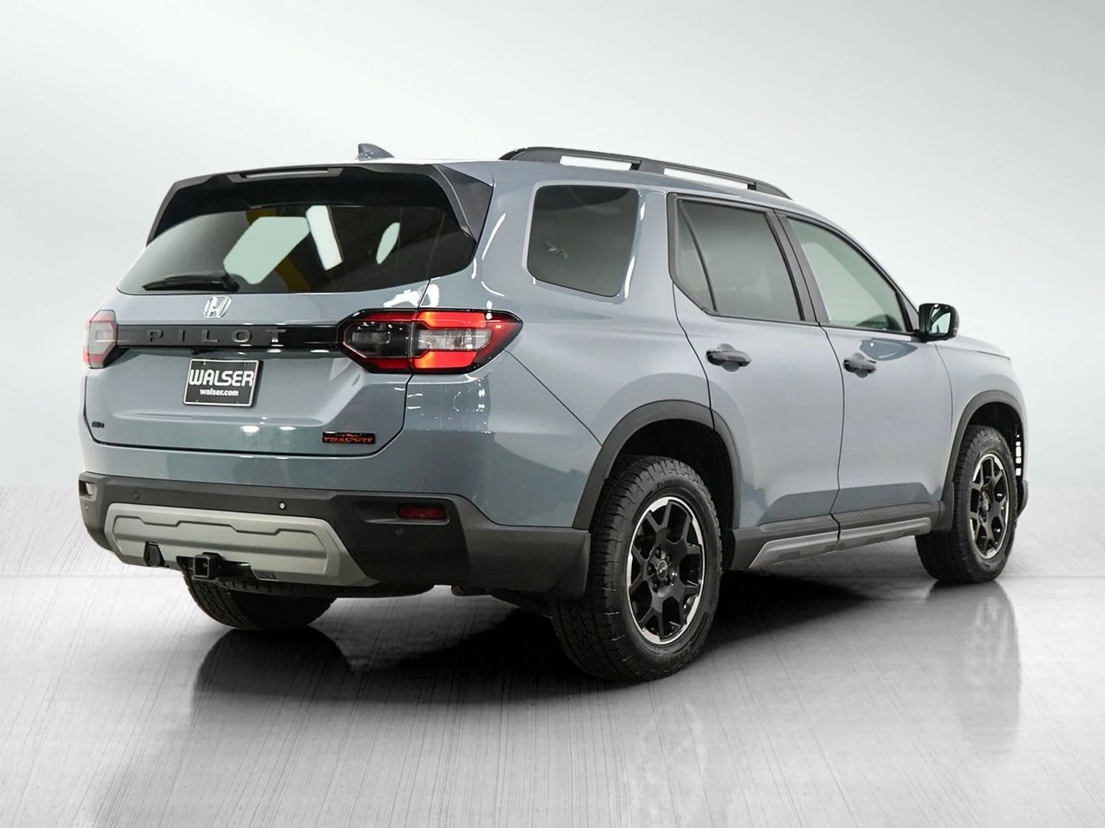 Used 2025 Sonic Gray Honda TrailSport AWD image 5