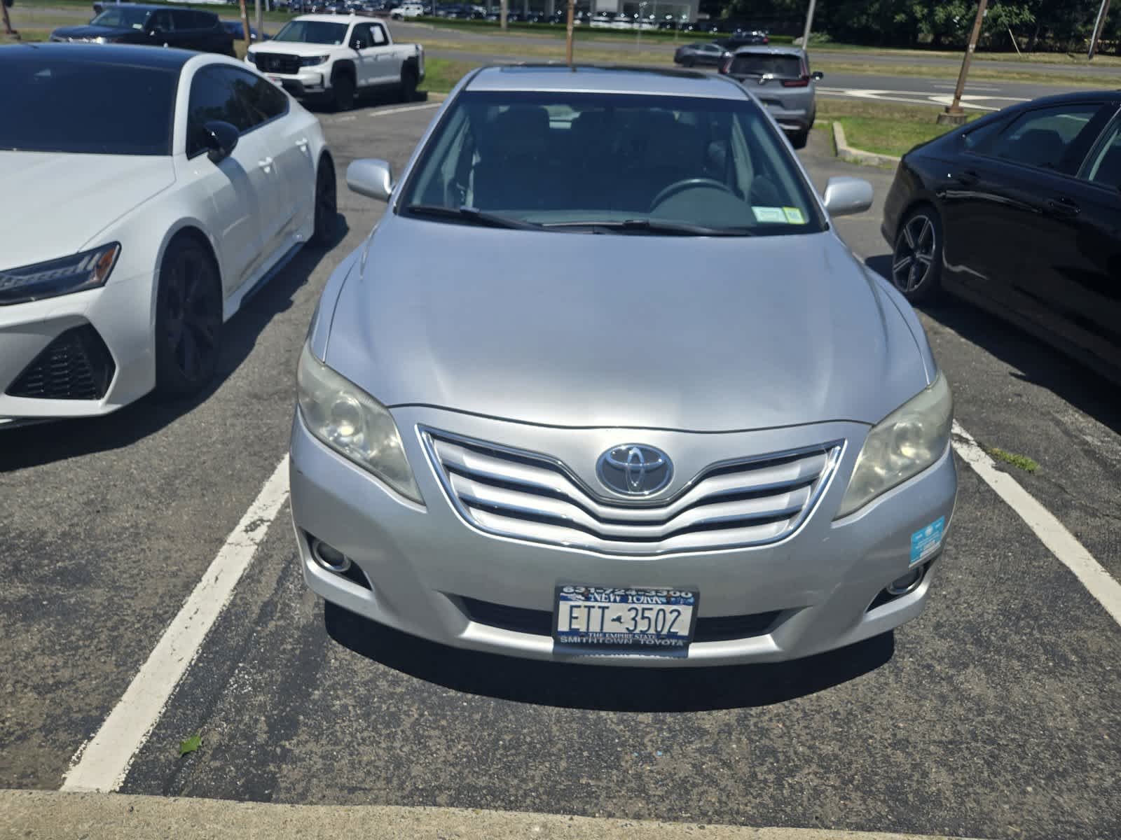 Used 2010 Classic Silver Metallic Toyota XLE image 2