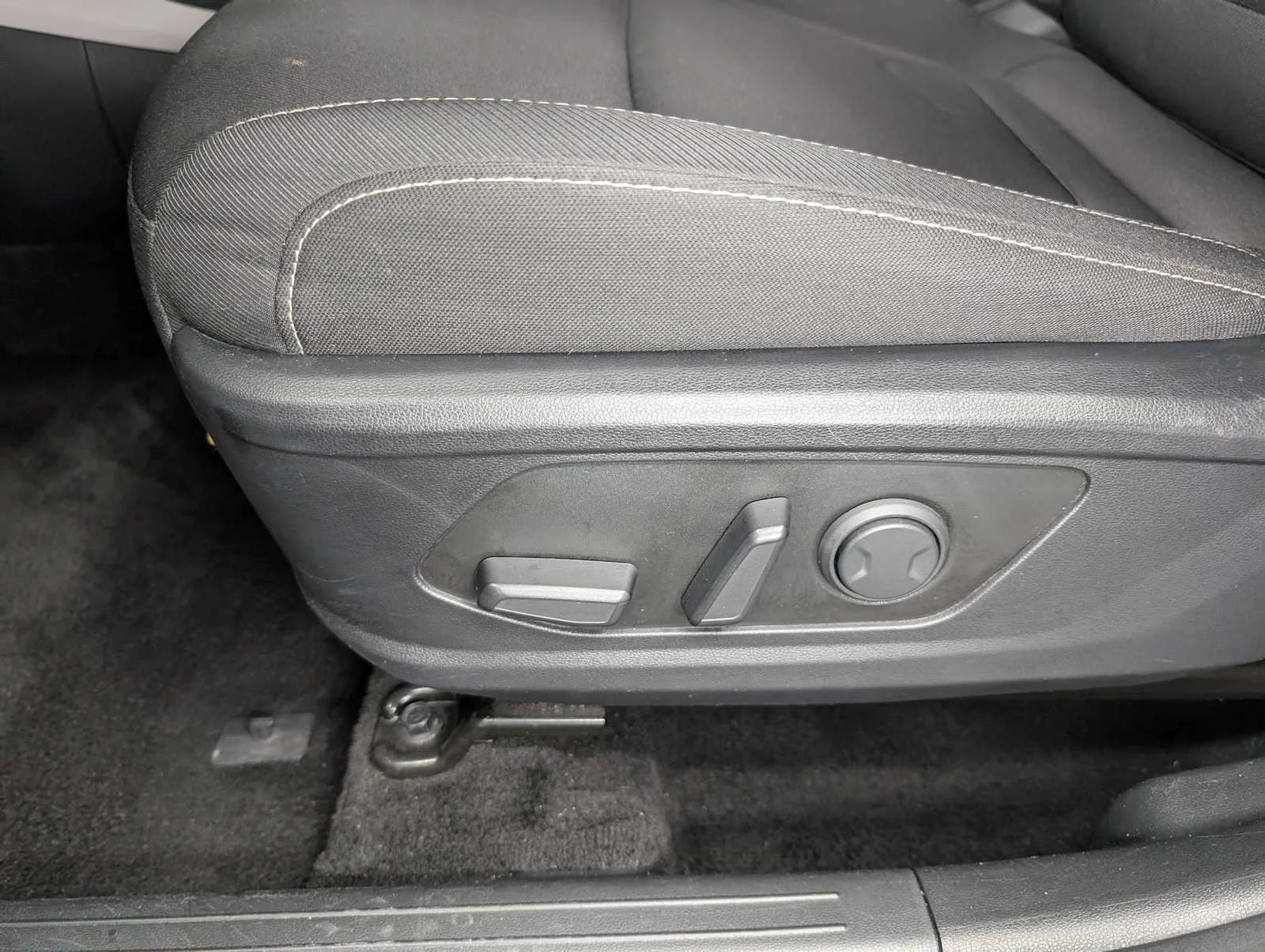Used 2024 Hampton Gray Hyundai SEL image 37