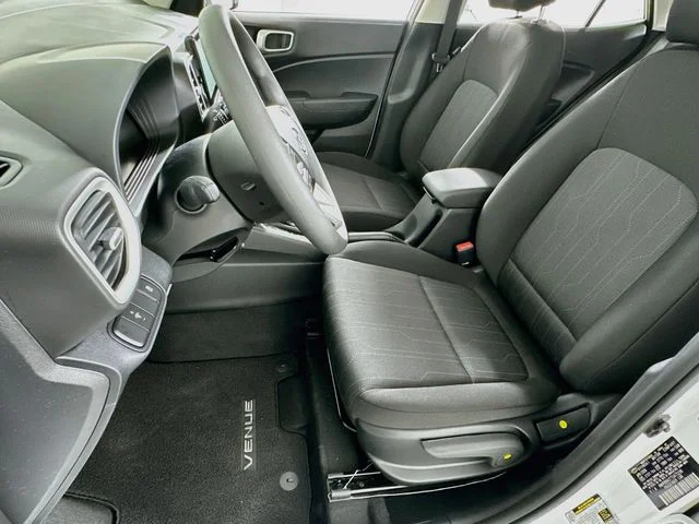 New 2026 White Hyundai SE image 9