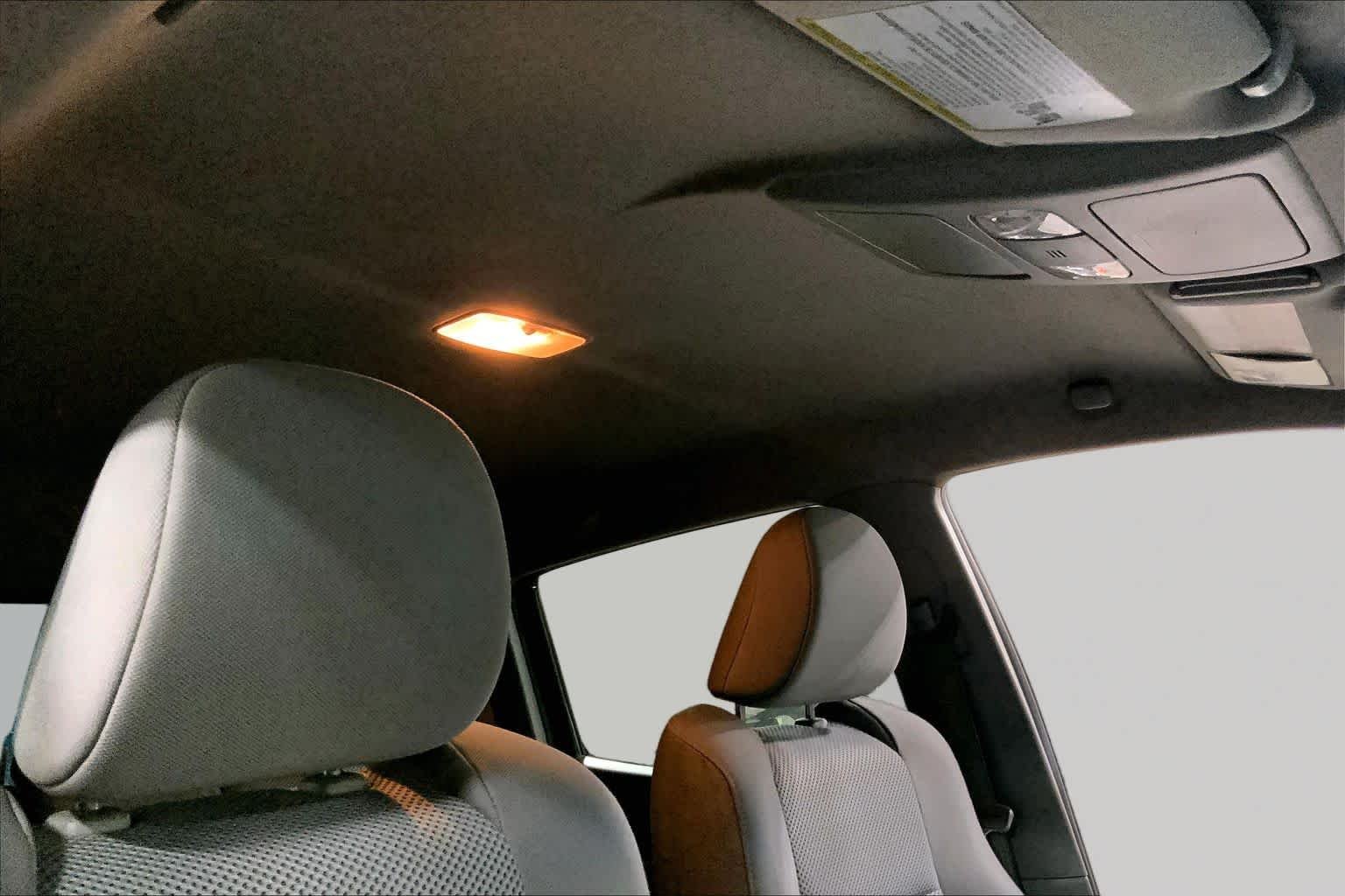 Used 2015 Barcelona Red Metallic Toyota  image 14