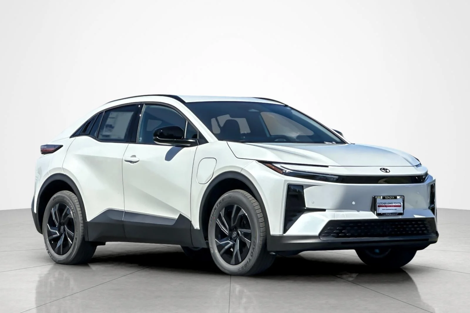 New 2026 Wind Chill Pearl <sup>1</sup> Toyota  SE image 7