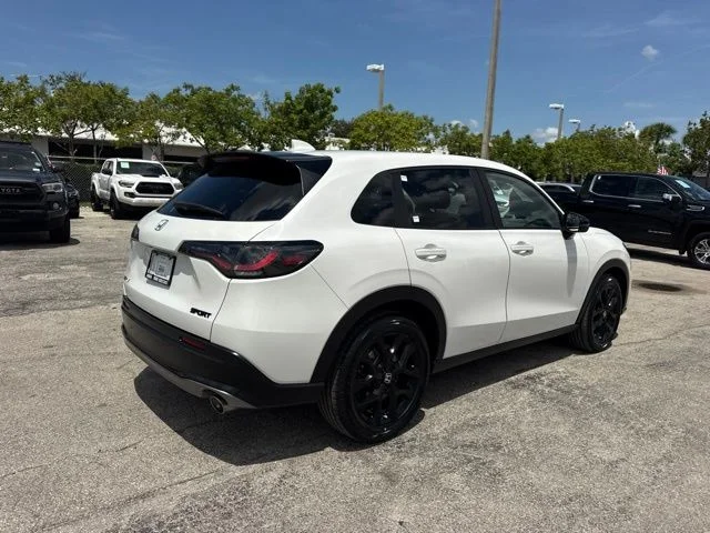 Used 2025 White Honda Sport image 3