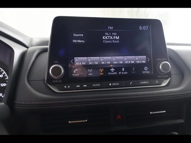 Used 2025 Beige/tan Nissan SV image 16