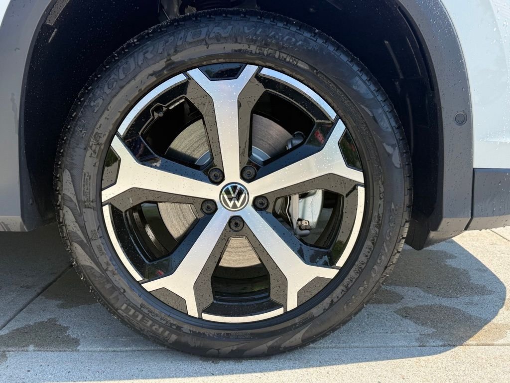 New 2026 White Volkswagen 2.0T SE image 8