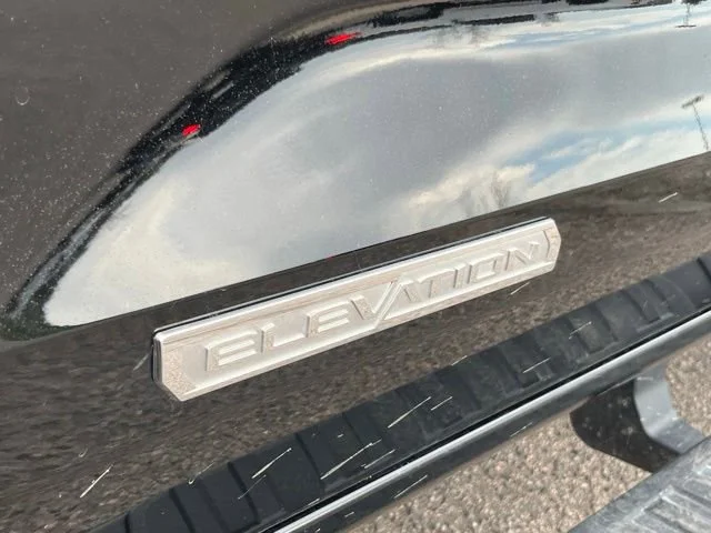 Used 2023 Onyx Black GMC Elevation image 12