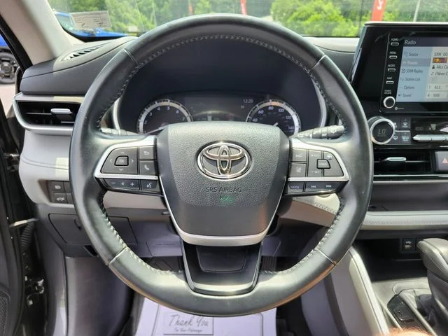 Used 2022 Gray Toyota XLE image 34