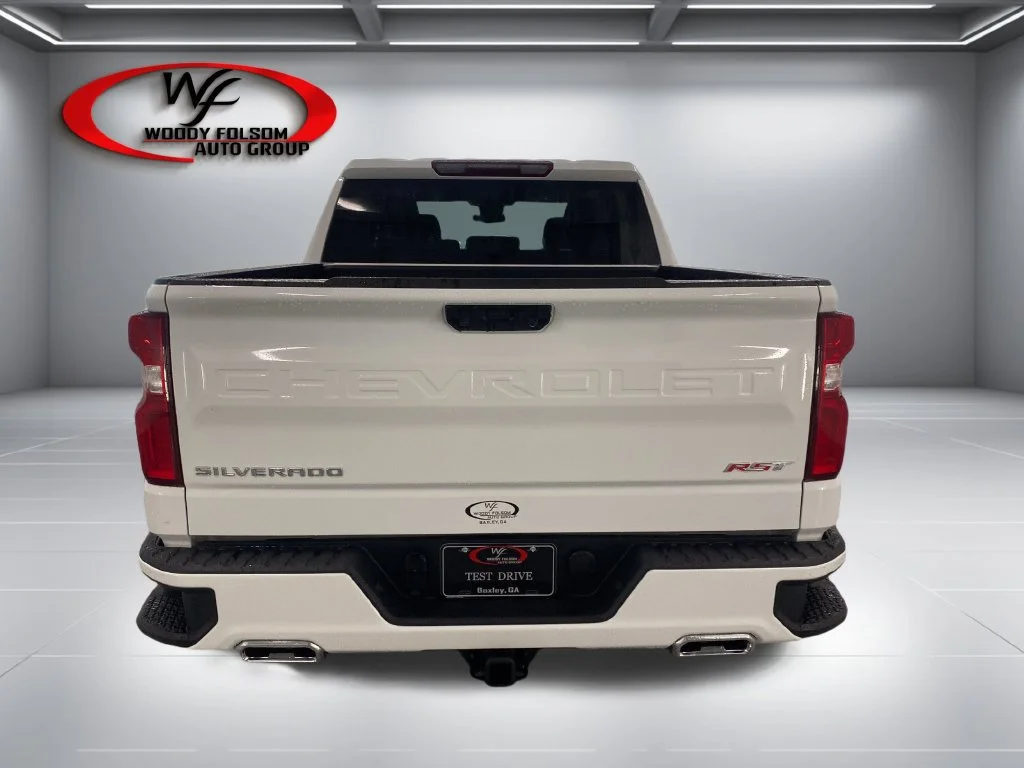 New 2026 Summit White Chevrolet RST image 7
