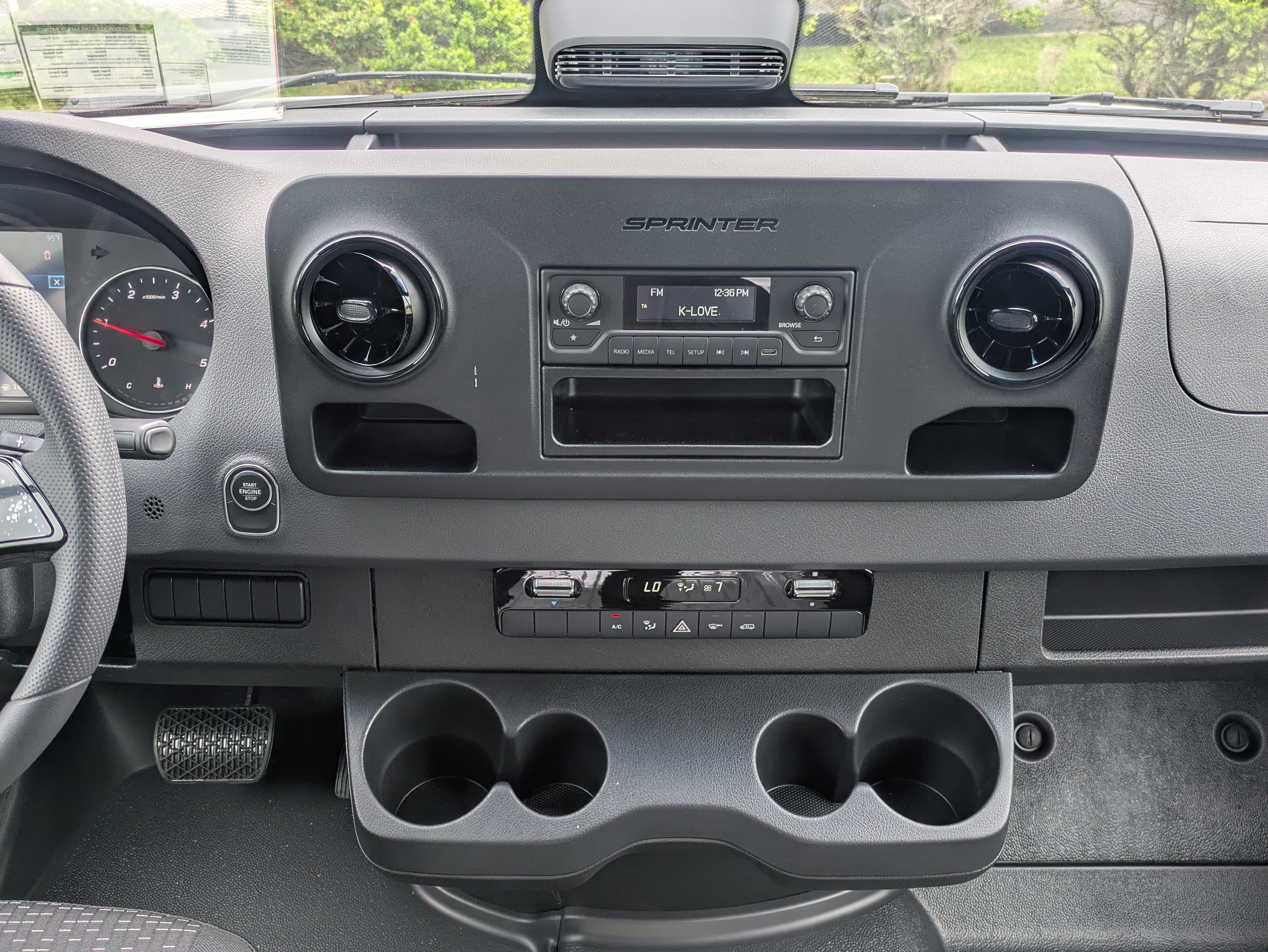 New 2026 Arctic White Mercedes-Benz Cargo 170 WB image 39