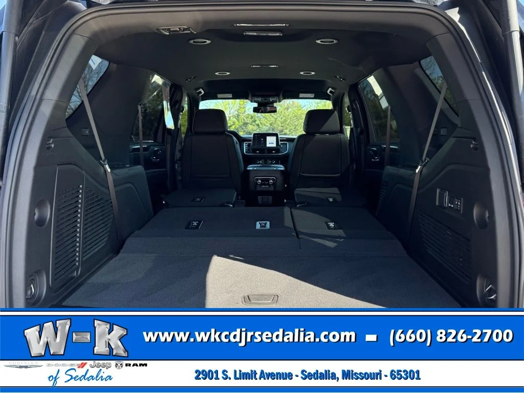 Used 2024 Black GMC AT4 image 36
