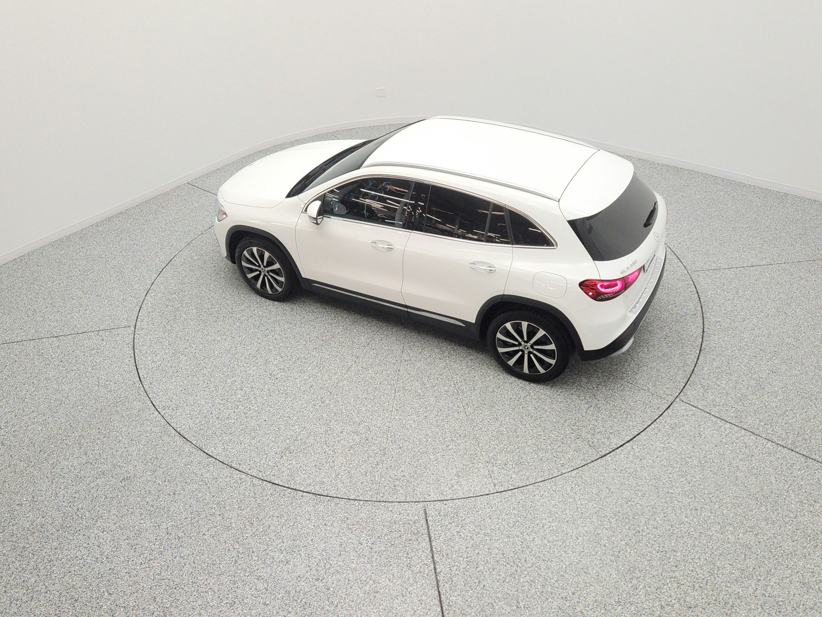 Used 2023 Polar White Mercedes-Benz GLA 250 SUV image 16