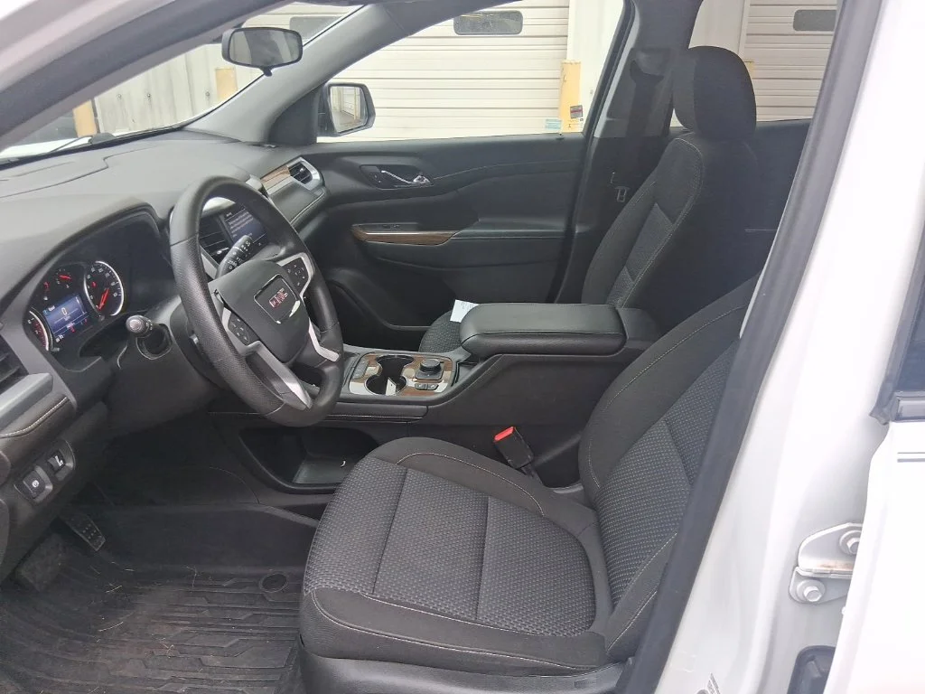 Used 2022 White GMC SLE image 11