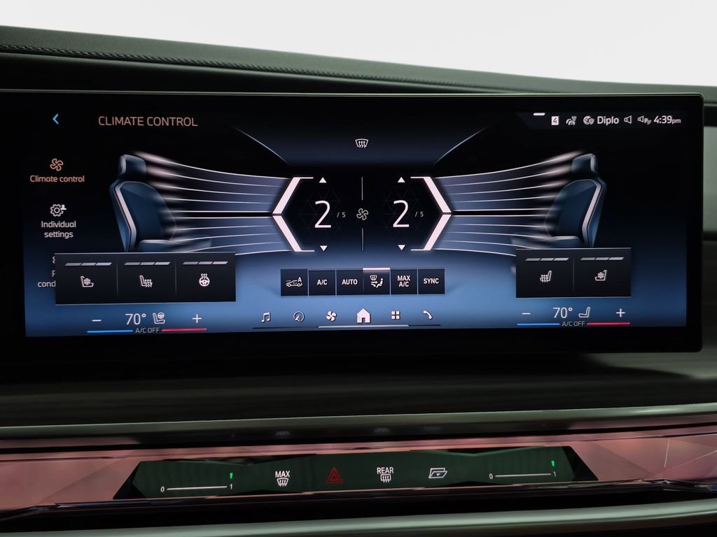 2026 BMW 7 Series 750e - Photo 24