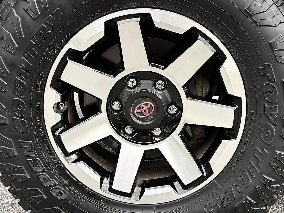 Used 2018 Super White Toyota TRD Off Road Premium image 8
