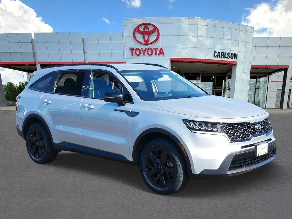 Used 2021 Kia Sorento S with VIN 5XYRLDLCXMG070794 for sale in Minneapolis, Minnesota