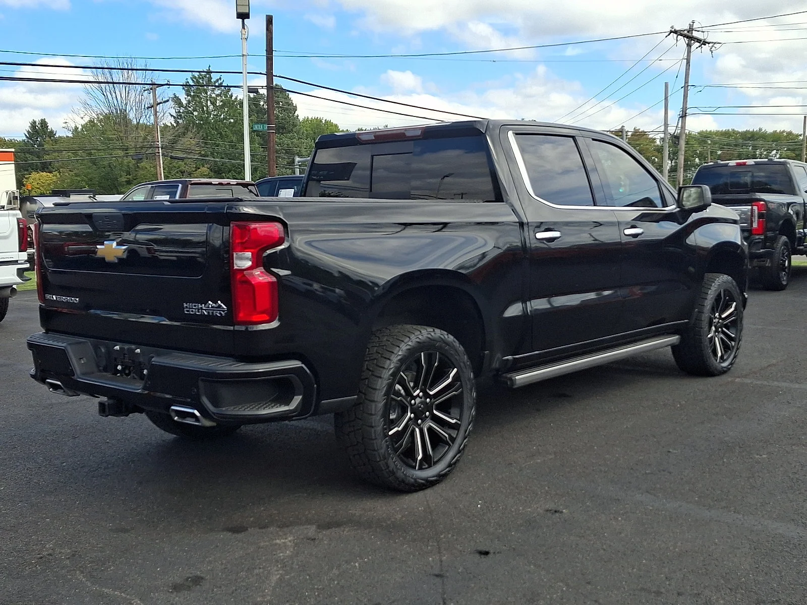 Used 2022 Mosaic Black Metallic Chevrolet High Country image 11