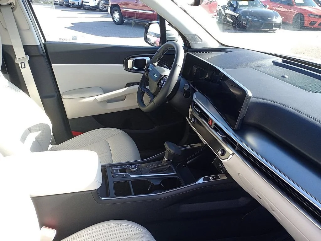 New 2026 Wolf Gray Kia S image 7