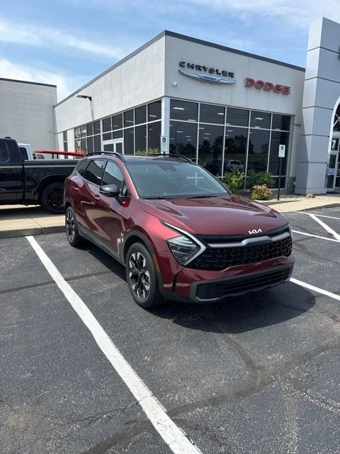 Used 2024 Red Kia X-Line image 2