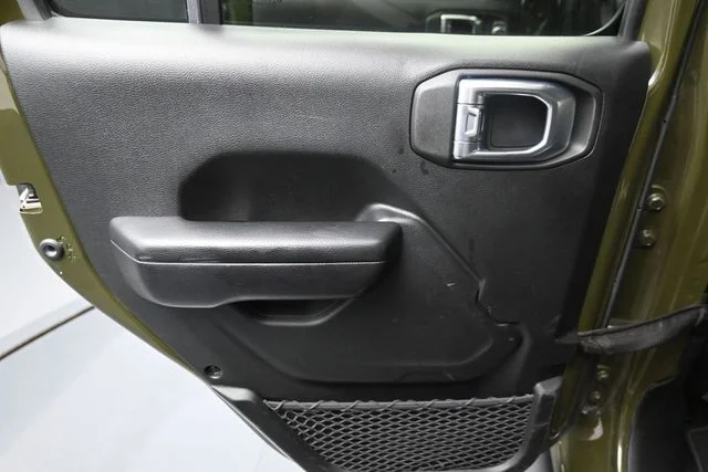 Used 2021 Green Jeep Unlimited Sport image 9