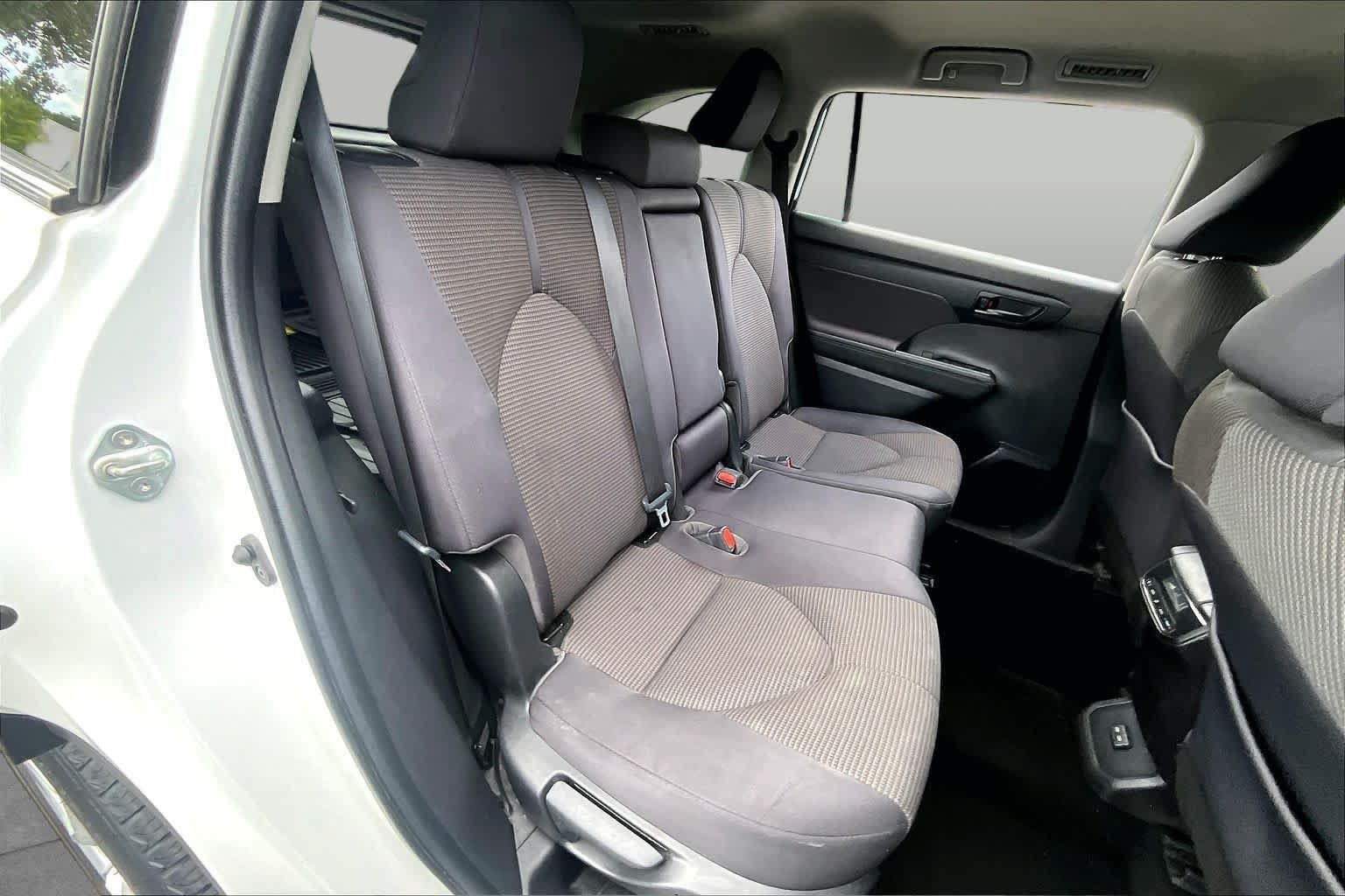 Used 2023 Wind Chill Pearl Toyota LE image 20