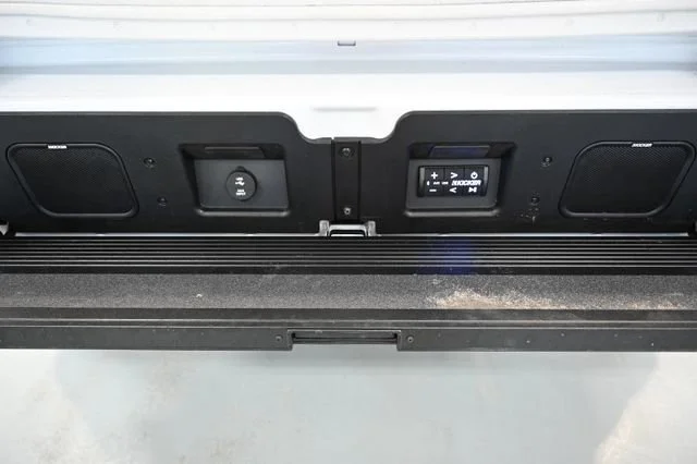 2025 GMC Sierra 1500 AT4X - Photo 10