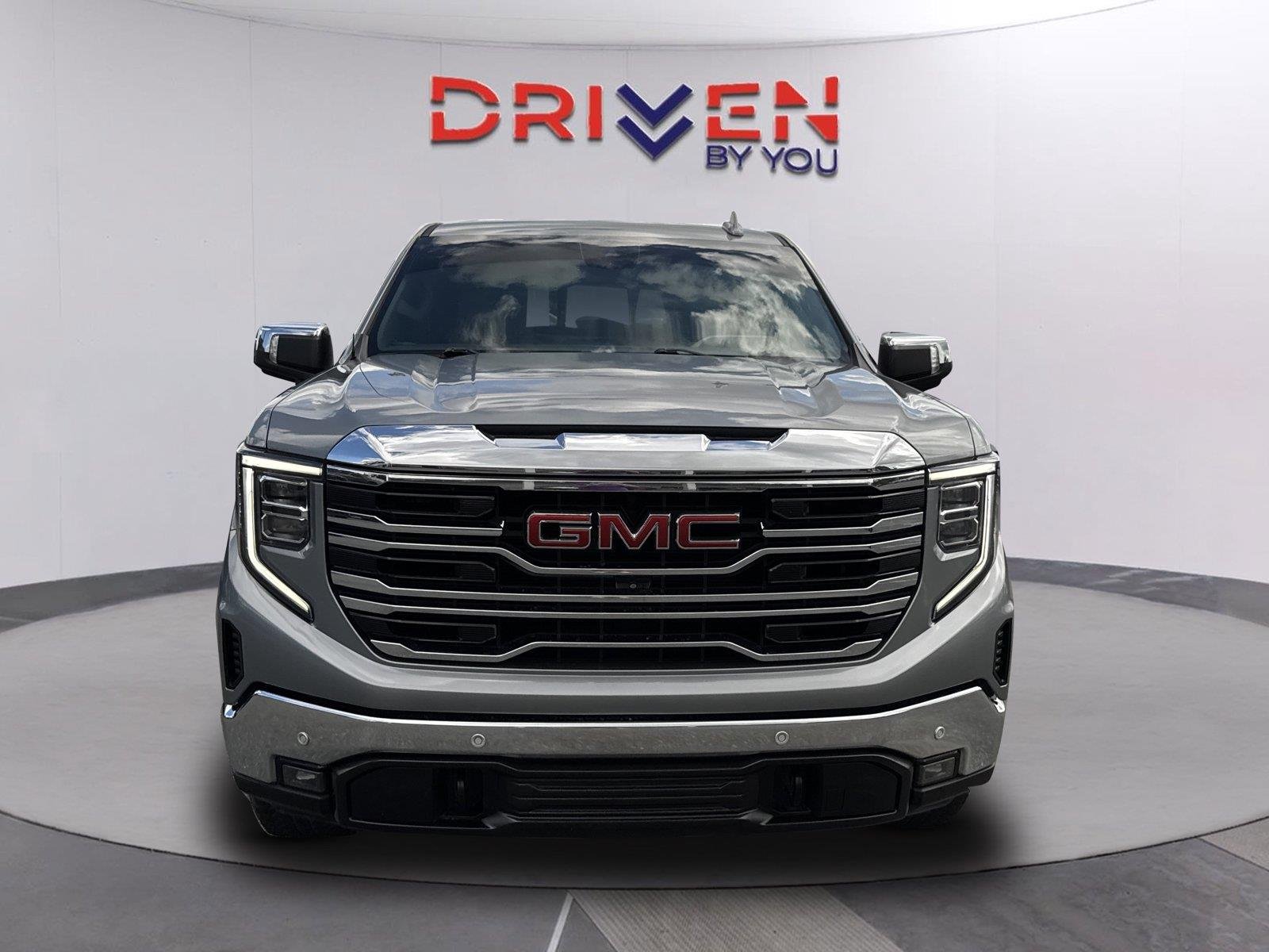 Used 2023 STERLING METALLIC GMC SLT image 9