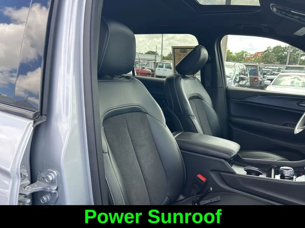 Used 2025 Silver Jeep Altitude X image 24
