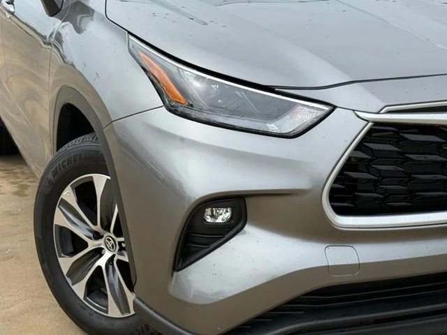 Certified Used 2026  Toyota XLE image 3