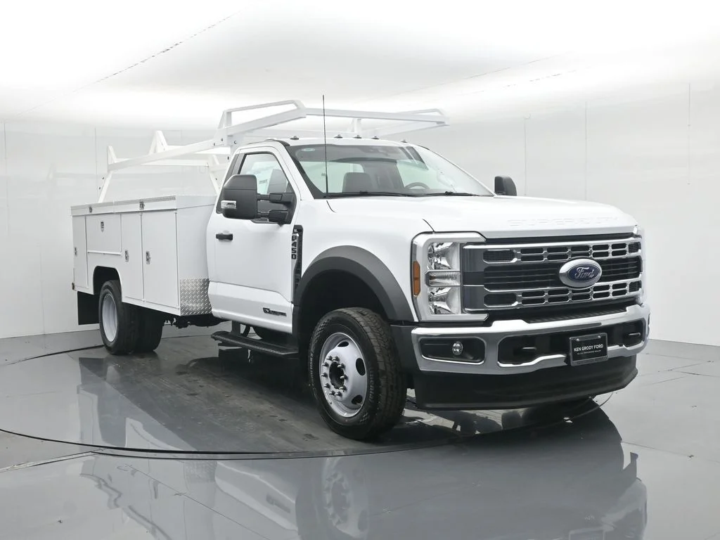 2025 Ford F-450 XL Regular Cab 169-In DRW's photo