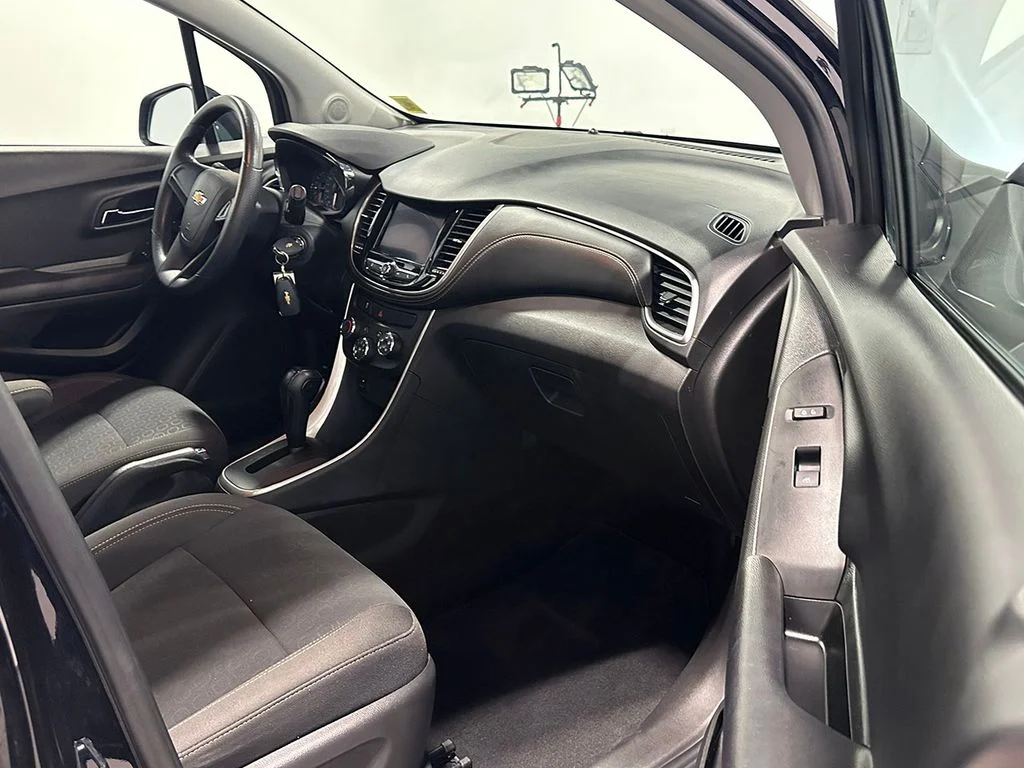 Used 2021 Blue Chevrolet LS image 25
