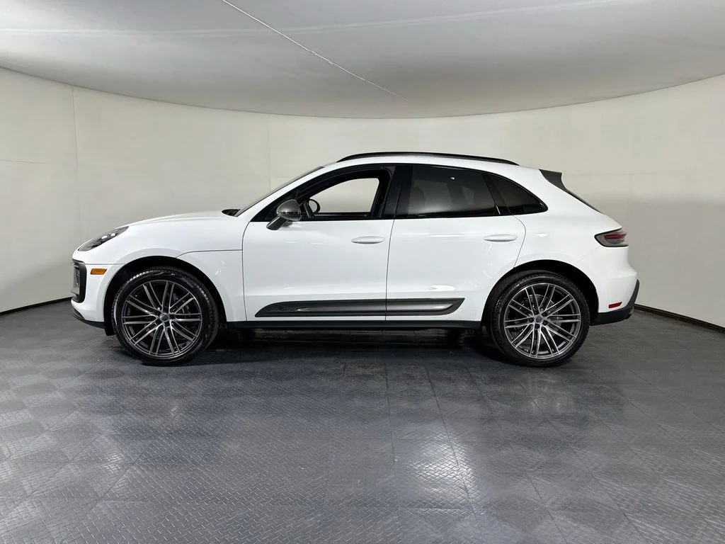 Used 2023 Carrara White Metallic Porsche T image 2