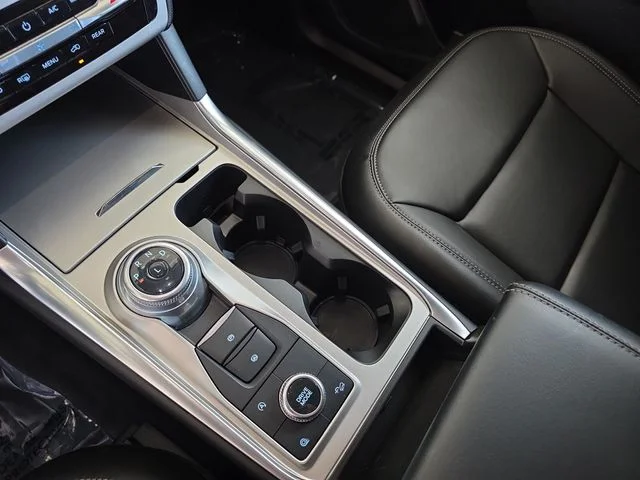 Used 2024 White Metallic Ford XLT image 25