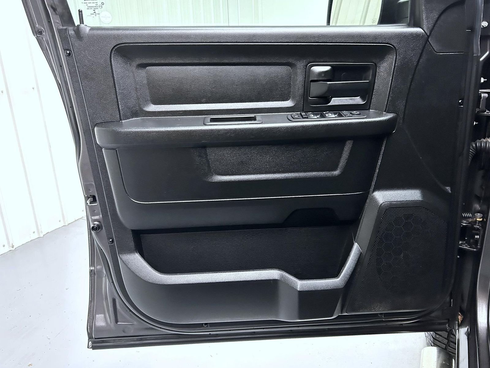 Used 2019 Gray Ram Express image 9