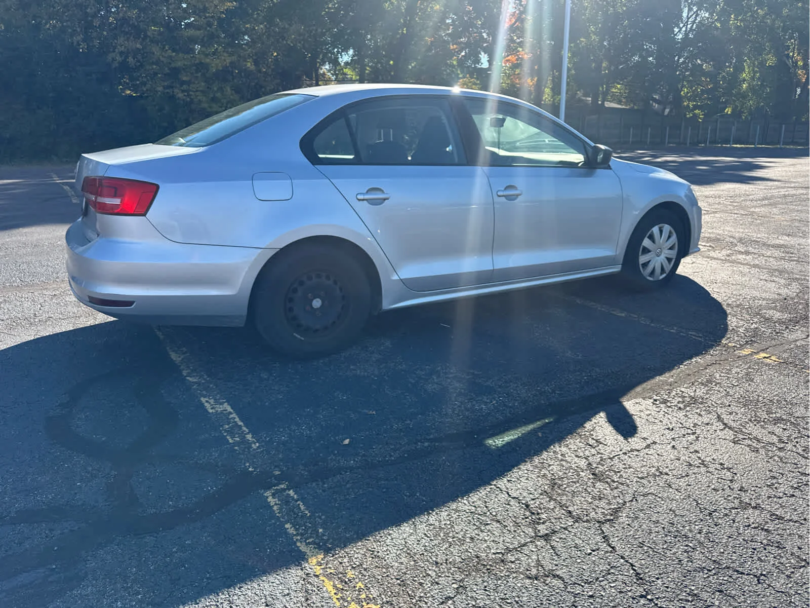 Used 2015  Volkswagen 2.0L S image 9