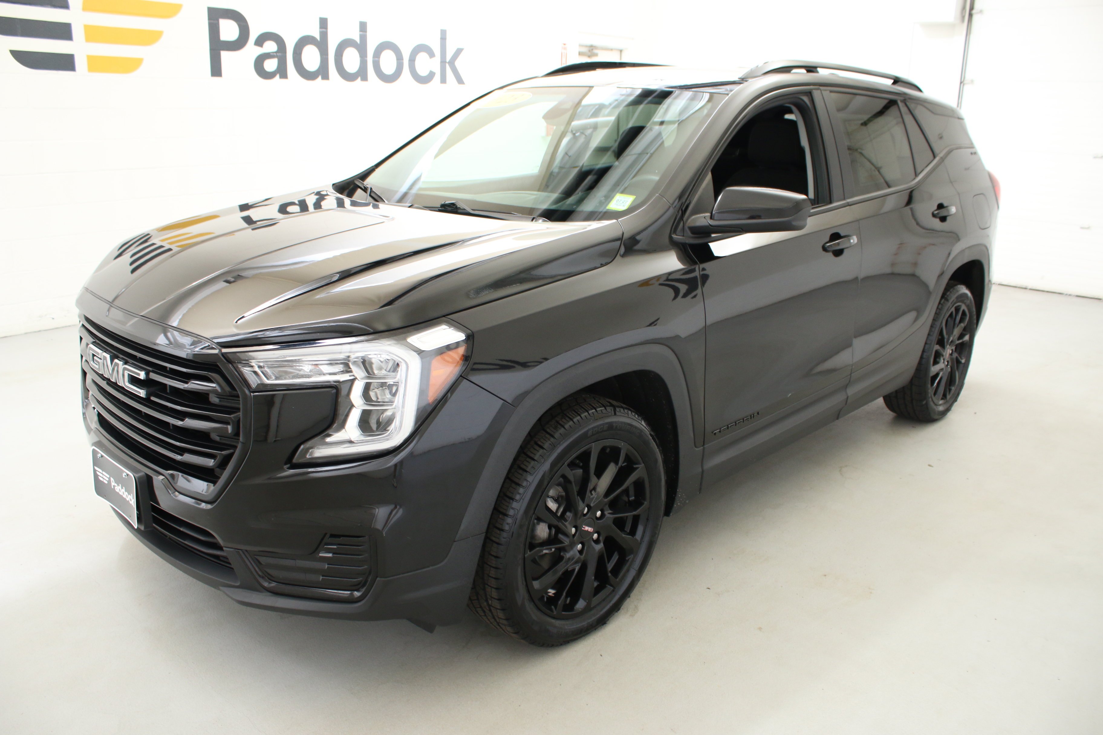 Used 2023 Ebony Twilight Metallic GMC SLE image 4