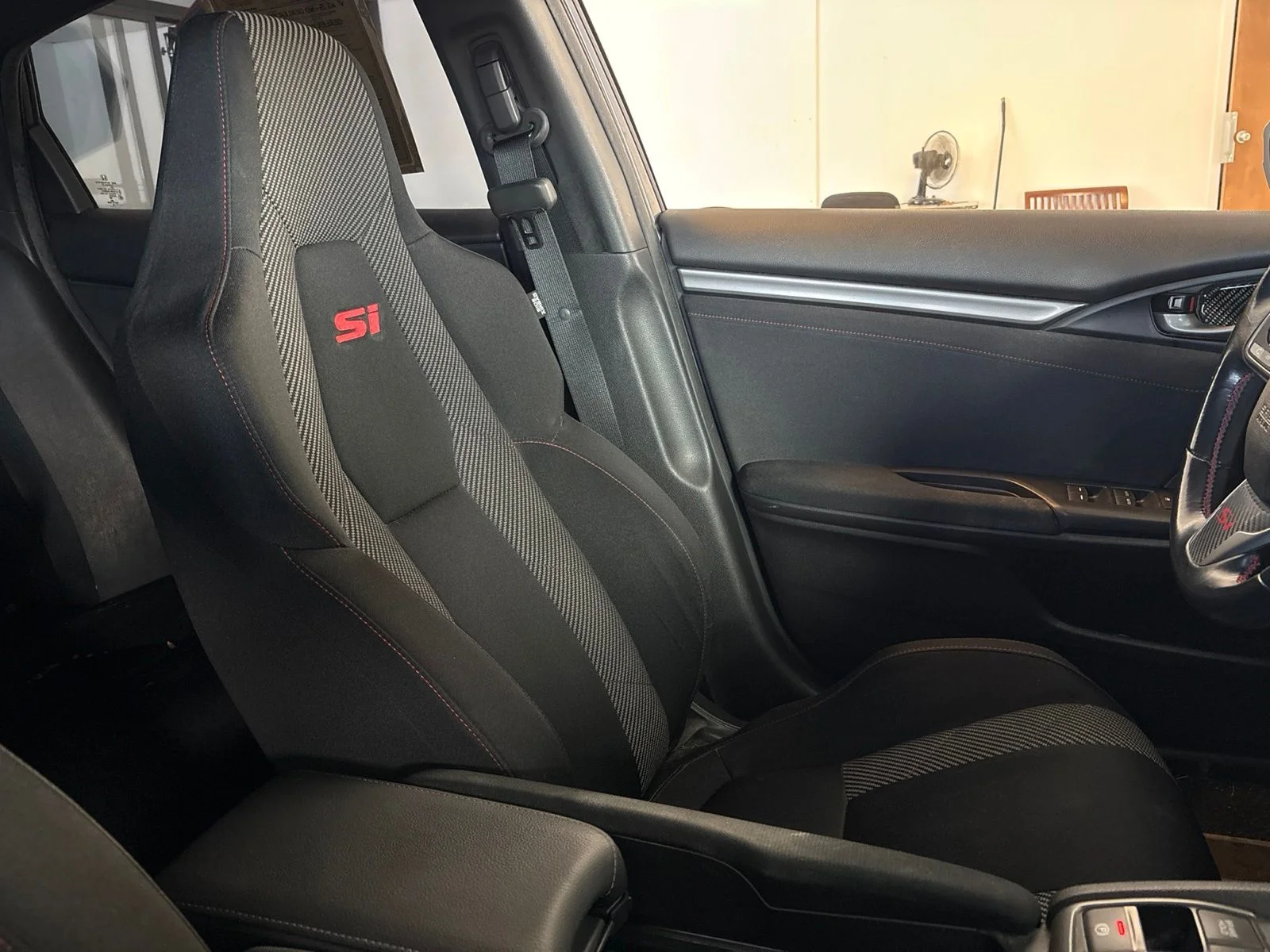 Used 2019 Lunar Silver Metallic Honda Si image 25