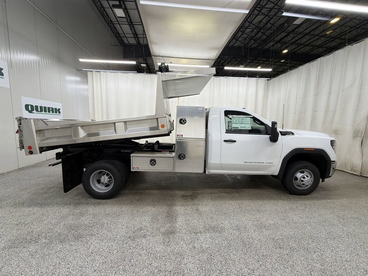 2026 GMC Sierra 3500 Chassis Cab Pro - Photo 19