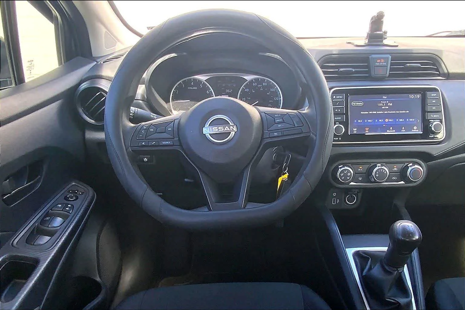 Used 2024  Nissan S image 14