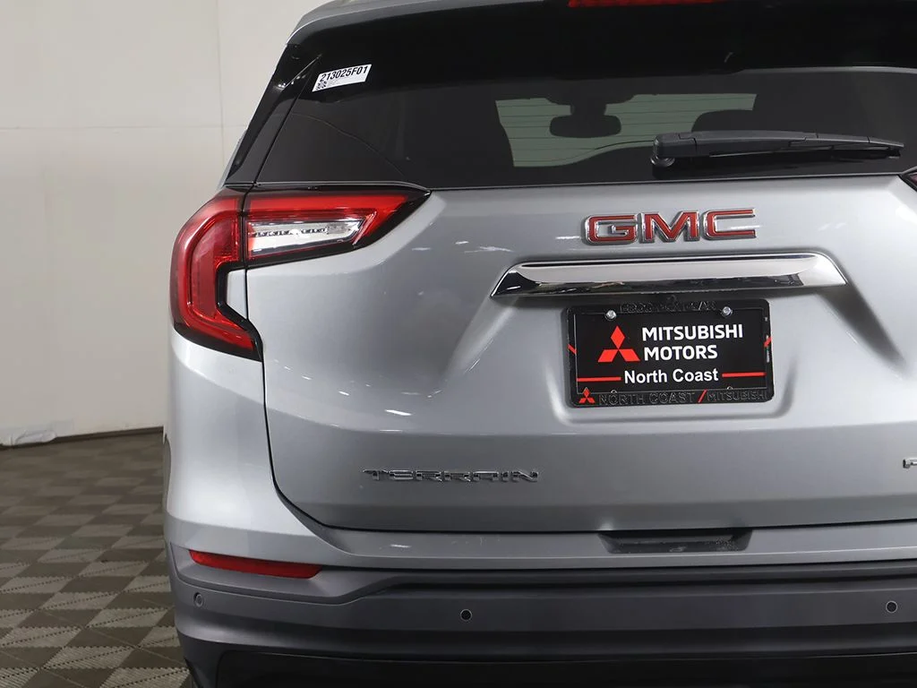 Used 2023 Silver GMC SLE image 13