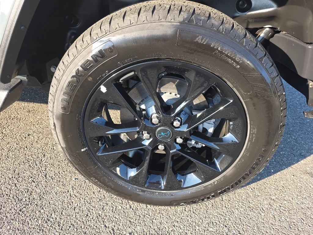 Used 2025 Anvil Clear Coat Jeep Sahara 4xe image 6