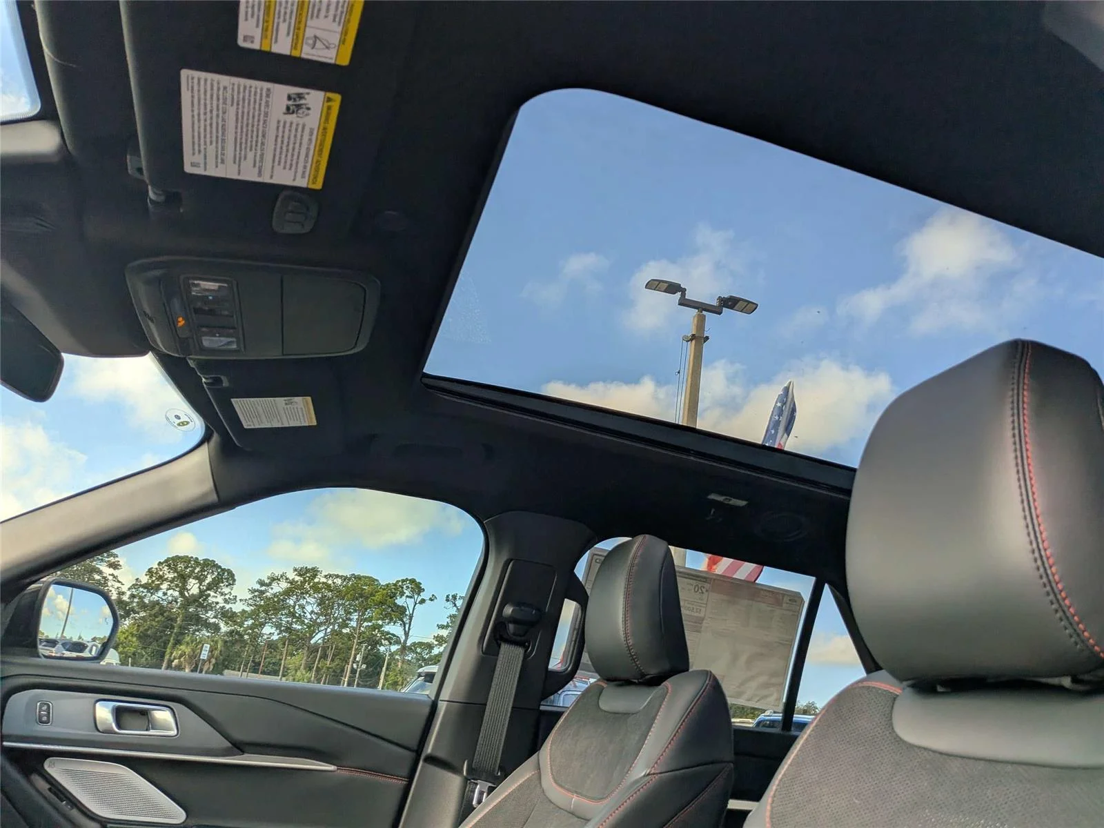 2026 Ford Explorer ST - Photo 22