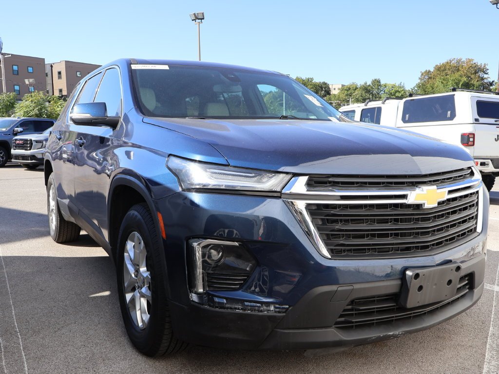 Used 2023 Chevrolet Traverse LS with VIN 1GNERFKW5PJ227342 for sale in Kansas City