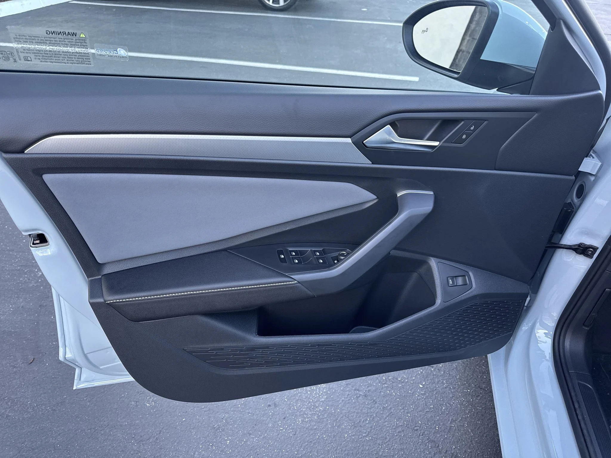 New 2027 Monument Gray Volkswagen SE image 12
